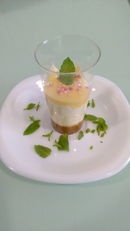 COPA DE QUESO Y CREMA ÁCIDA DE LIMÓN